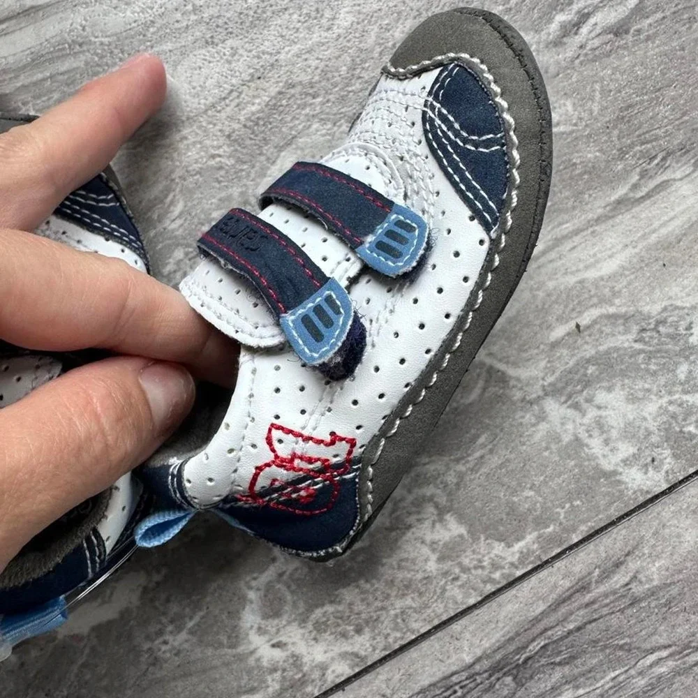 Carters Baby Shoes EUC